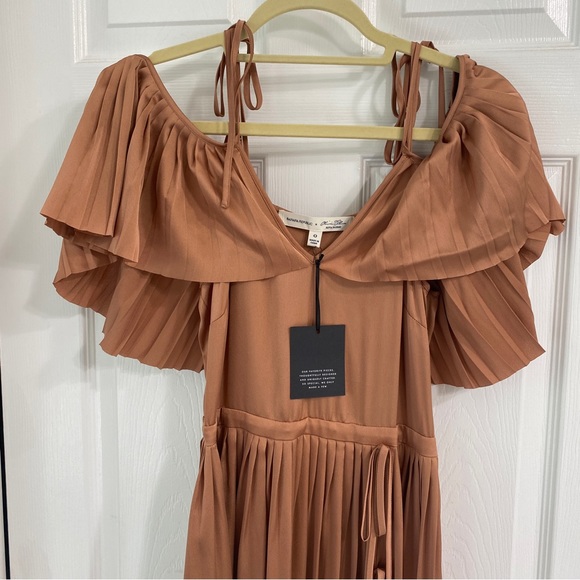 NWT BANANA REPUBLIC x OLIVIA PALERMO OFF SHOULDER PLEATED MAXI DRESS SIZE 0 - Picture 4 of 5